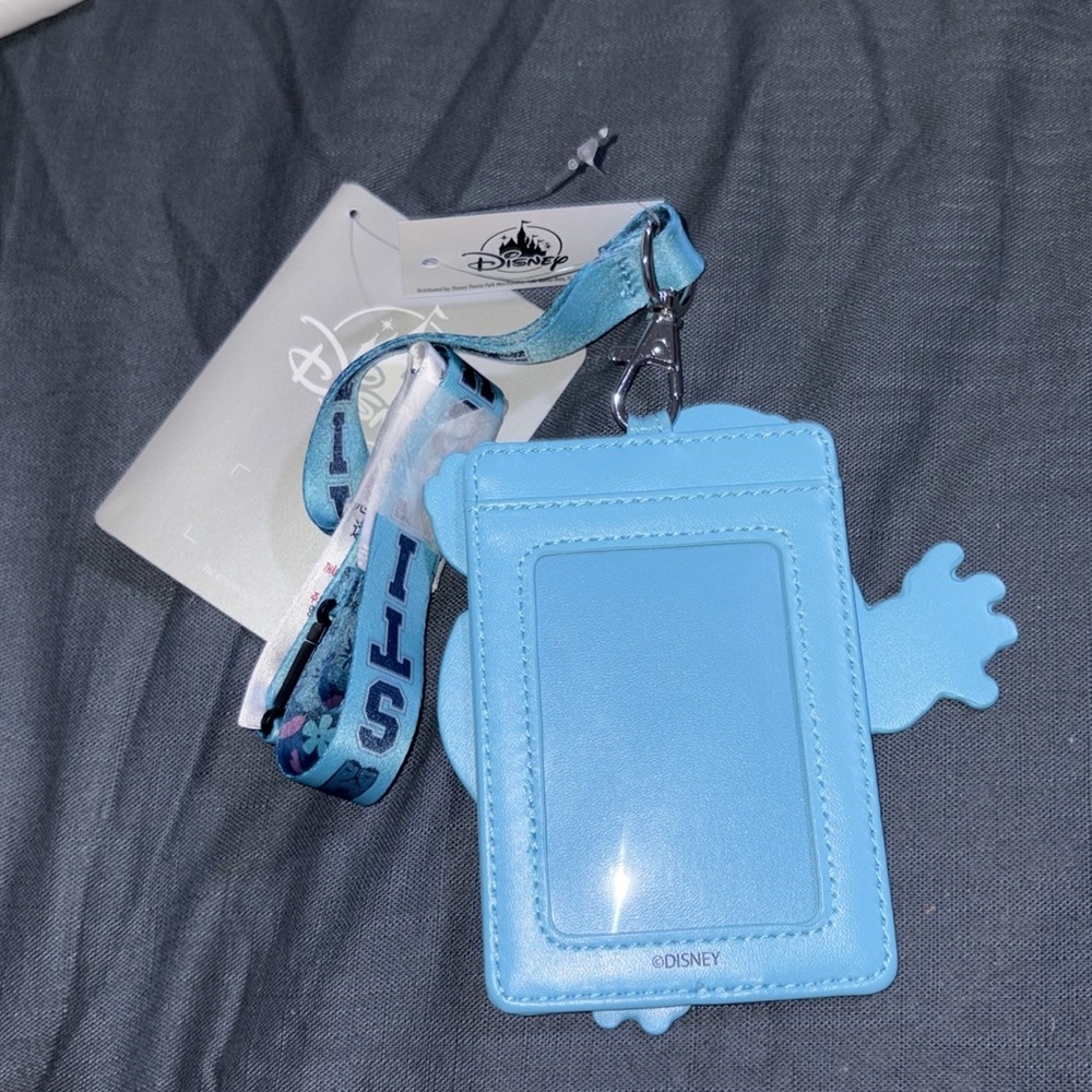 Disney Stitch ID and lanyard new - Picture 2 of 3
